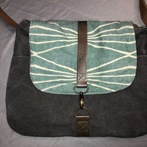 AtlasPast crossbody handbag!